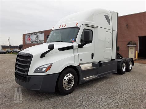 Why Freightliner. . Freightliner cascadia for sale by owner